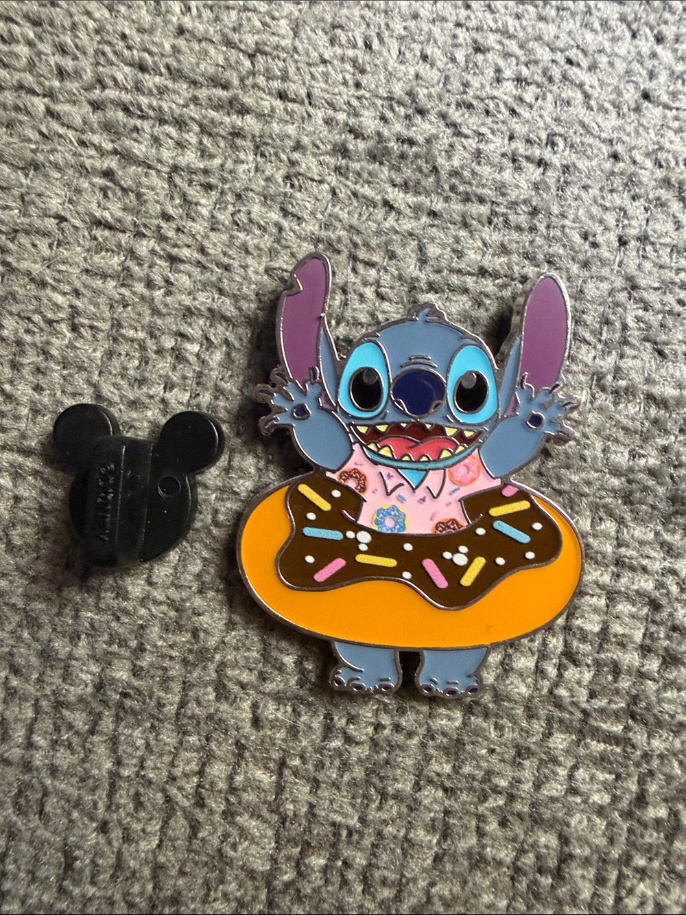 Disney stitch snack Pin with Orange Donut